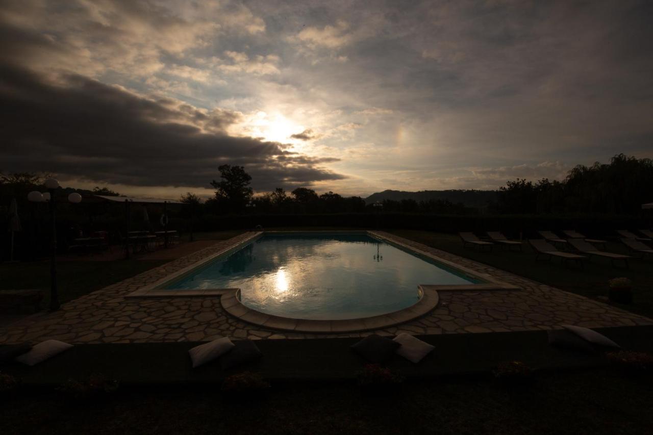Agriturismo Il Sasso อันกิอารี ภายนอก รูปภาพ