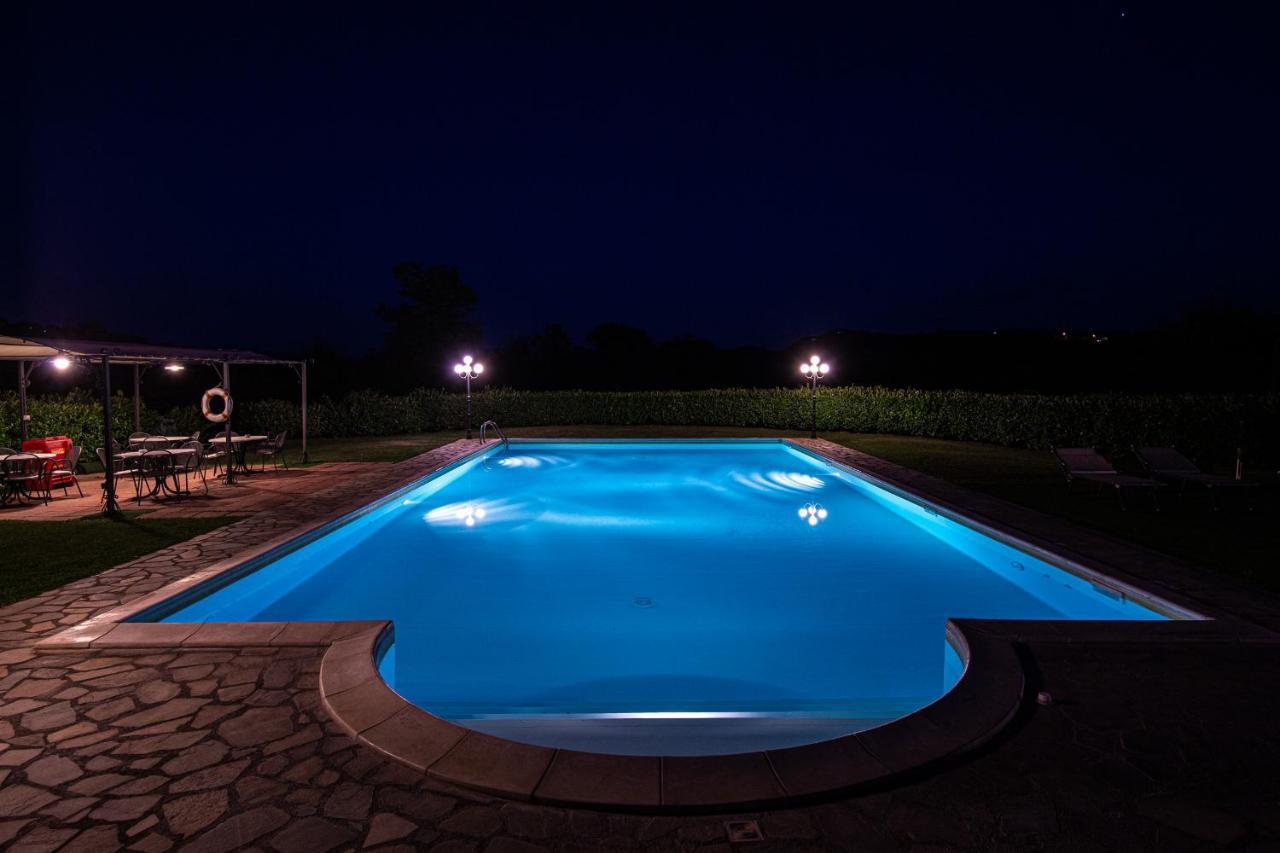 Agriturismo Il Sasso อันกิอารี ภายนอก รูปภาพ
