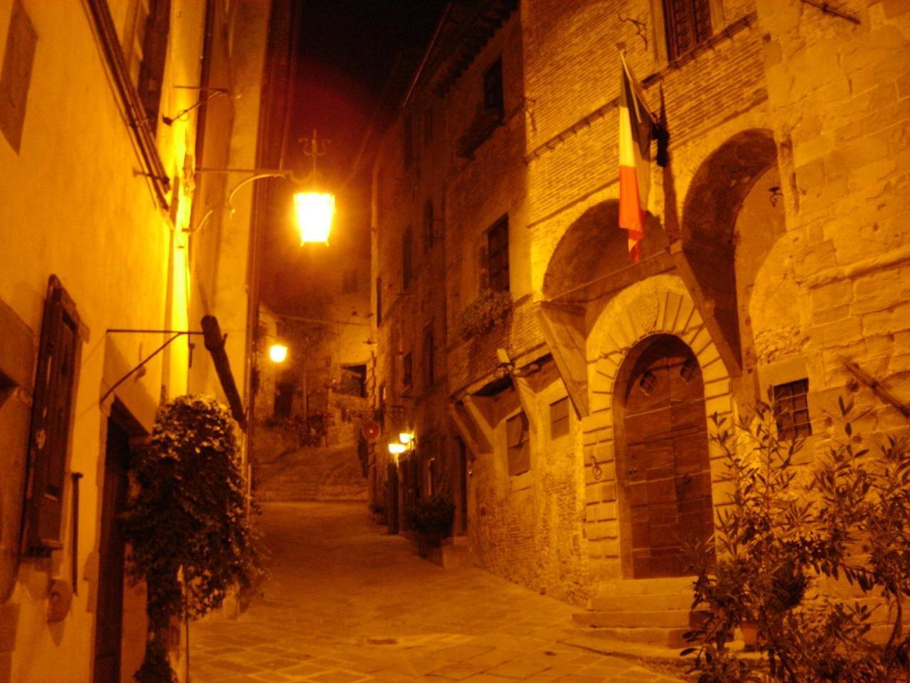 Agriturismo Il Sasso อันกิอารี ภายนอก รูปภาพ