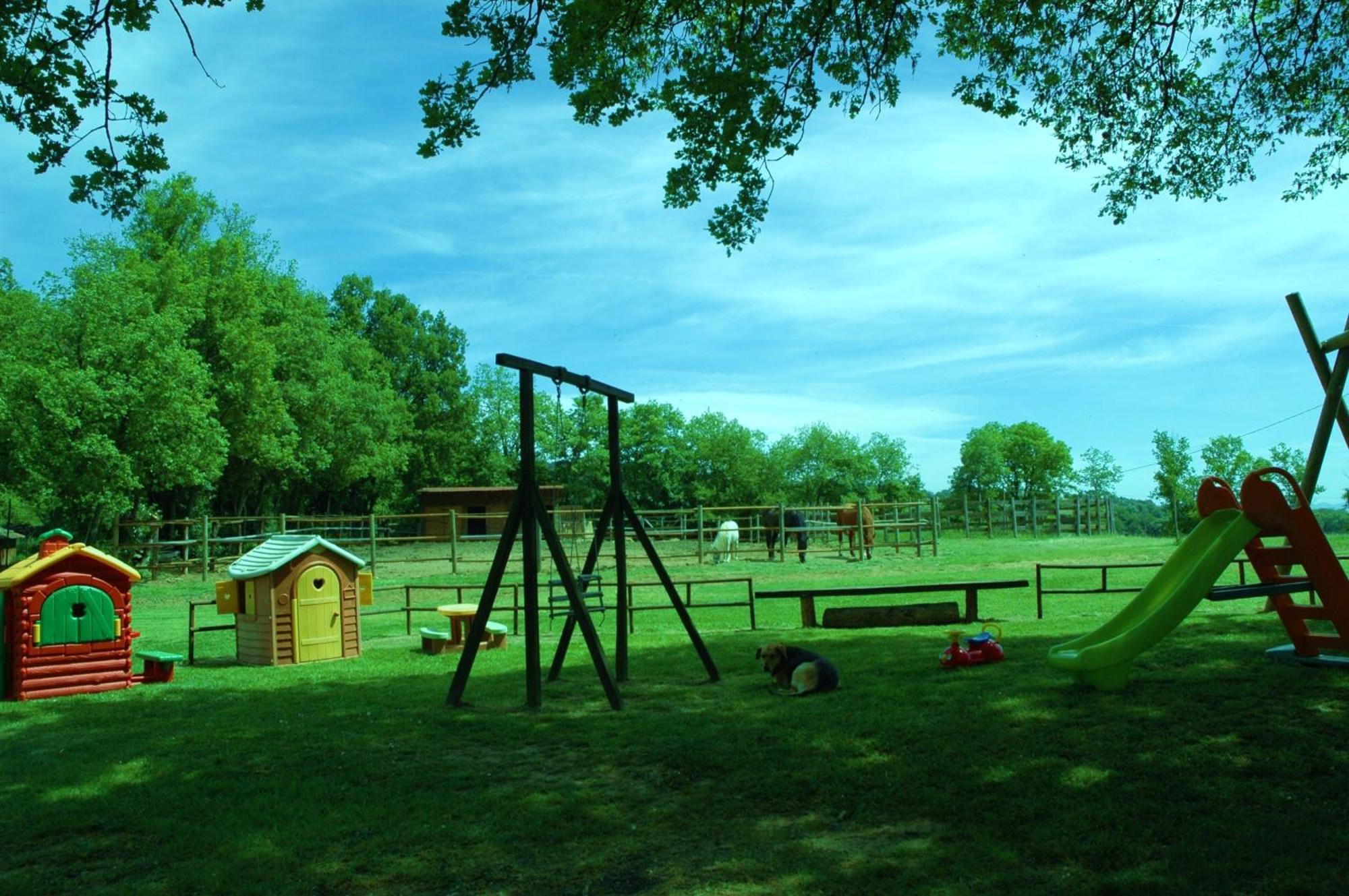 Agriturismo Il Sasso อันกิอารี ภายนอก รูปภาพ