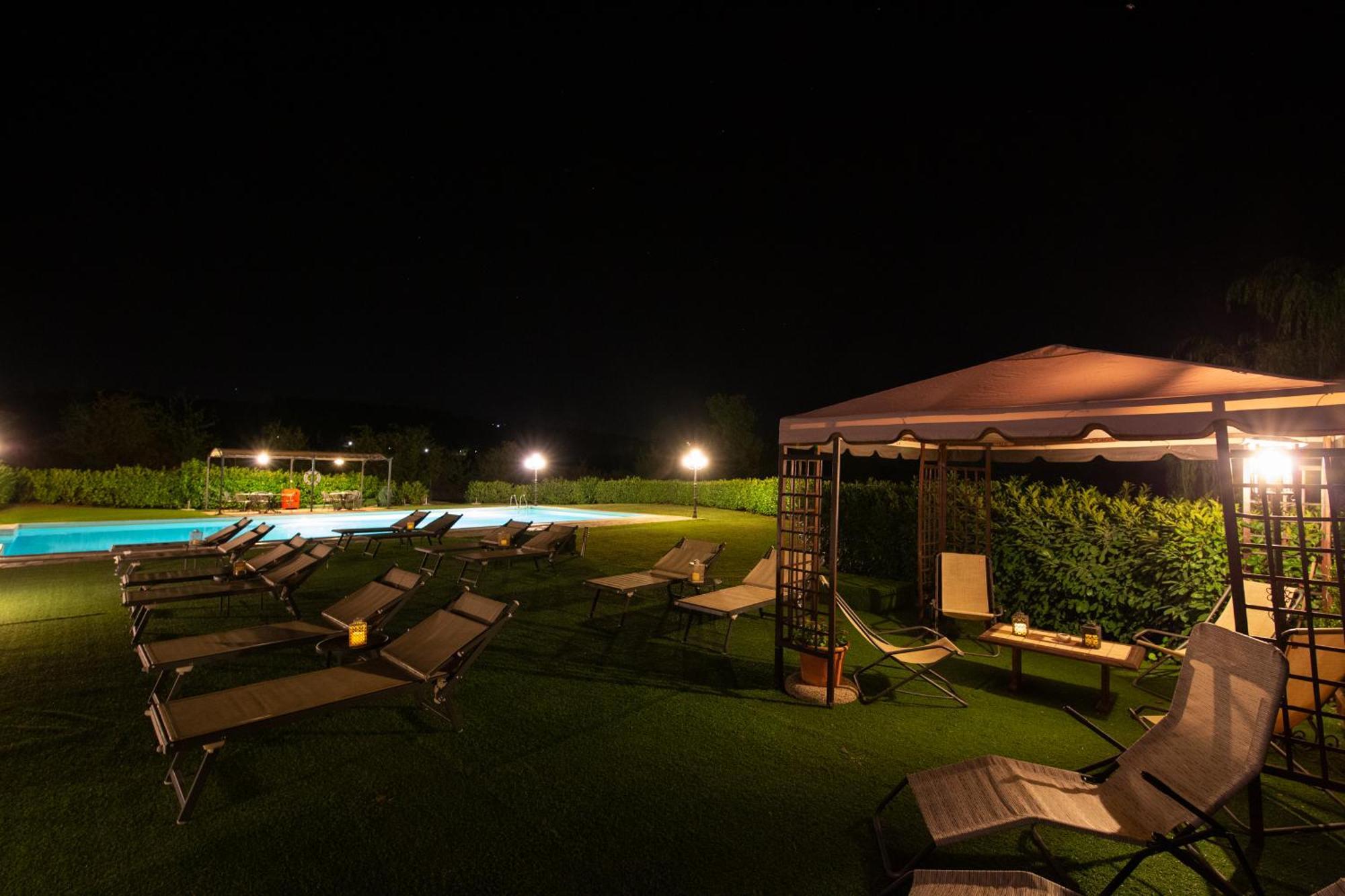 Agriturismo Il Sasso อันกิอารี ภายนอก รูปภาพ