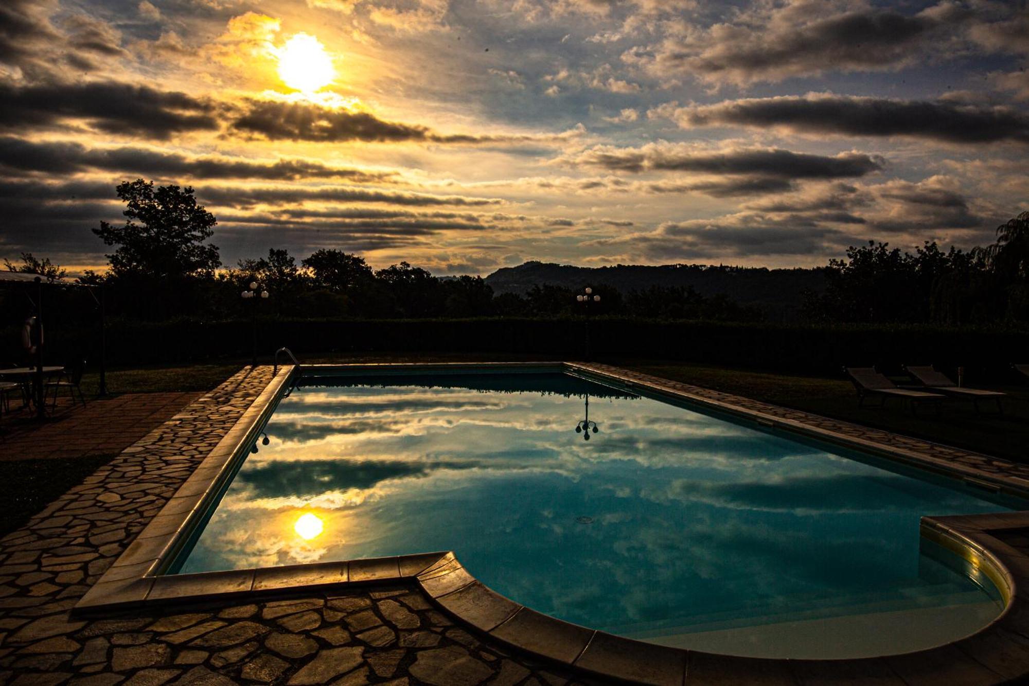 Agriturismo Il Sasso อันกิอารี ภายนอก รูปภาพ