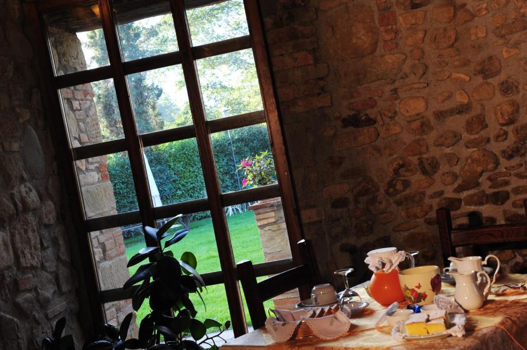 Agriturismo Il Sasso อันกิอารี ภายนอก รูปภาพ