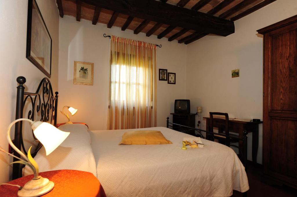Agriturismo Il Sasso อันกิอารี ภายนอก รูปภาพ