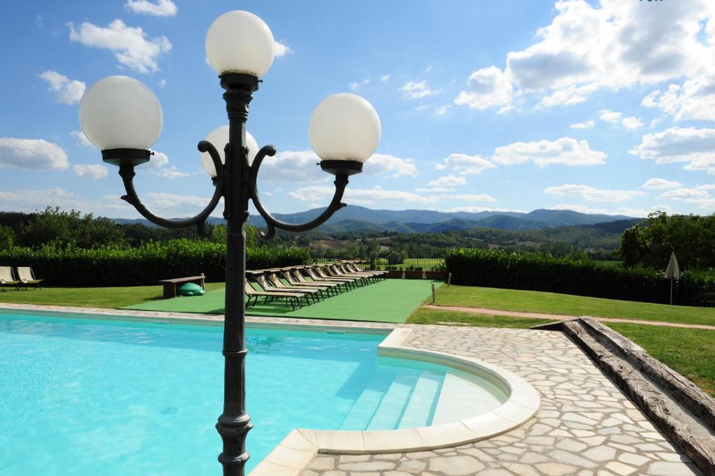 Agriturismo Il Sasso อันกิอารี ภายนอก รูปภาพ