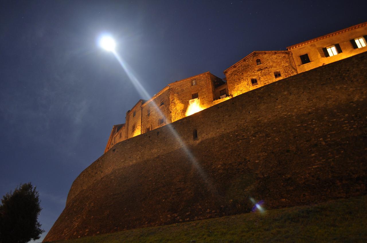 Agriturismo Il Sasso อันกิอารี ภายนอก รูปภาพ