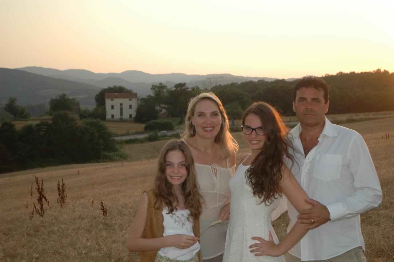 Agriturismo Il Sasso อันกิอารี ภายนอก รูปภาพ